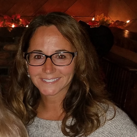 Meet your Posher, Leslie - Picture 1 of 1